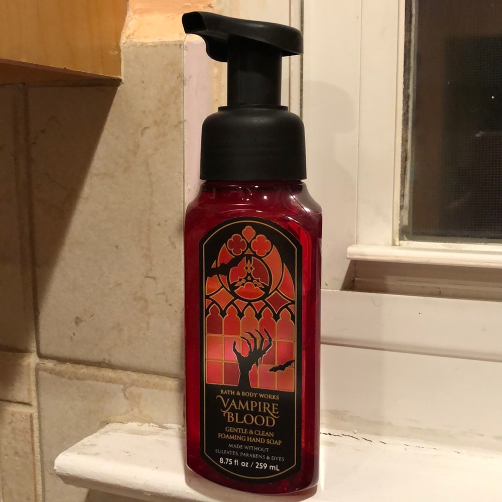 Bath and Body Works Vampire Blood Foaming Hand Soap NEW!!